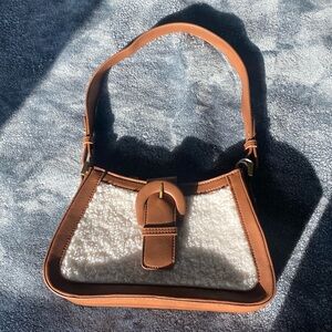 Shoulder bag with Sherpa detail